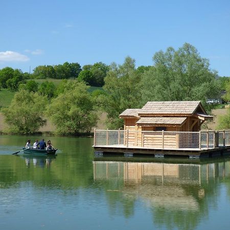 Готель Cabanes Flottantes Du Lac De Pelisse Douzains Екстер'єр фото